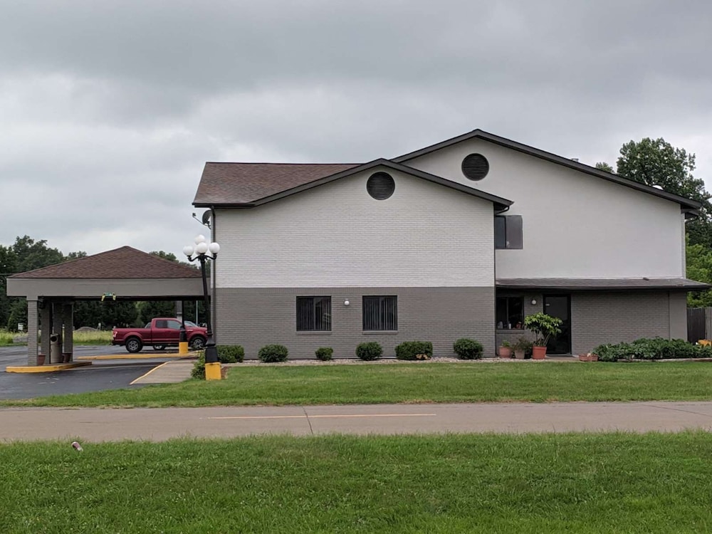 Americas Best Value Inn West Frankfort 3/30