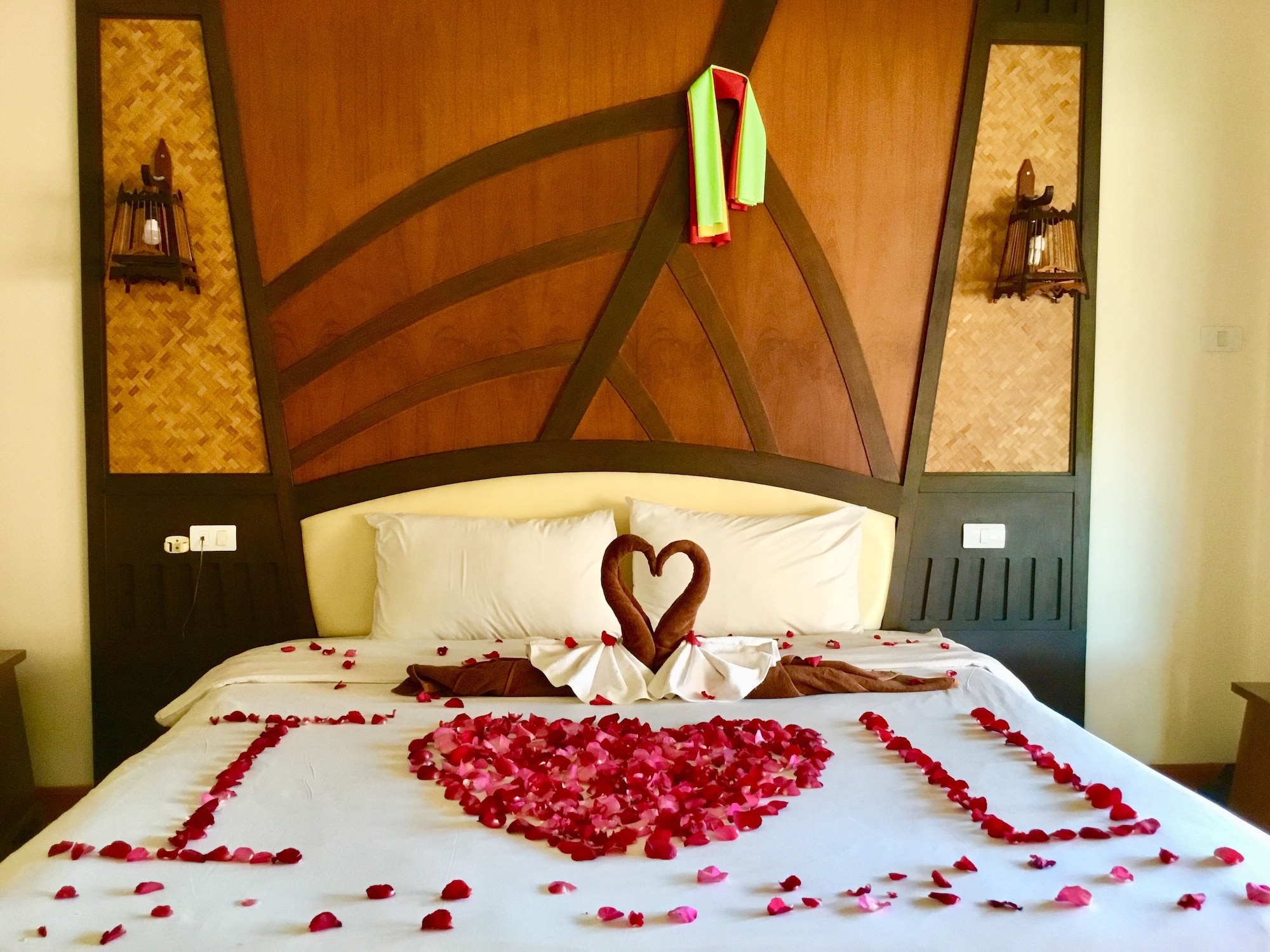 DELUXE ROOM WITH BALCONY MOUNTAIN VIEW