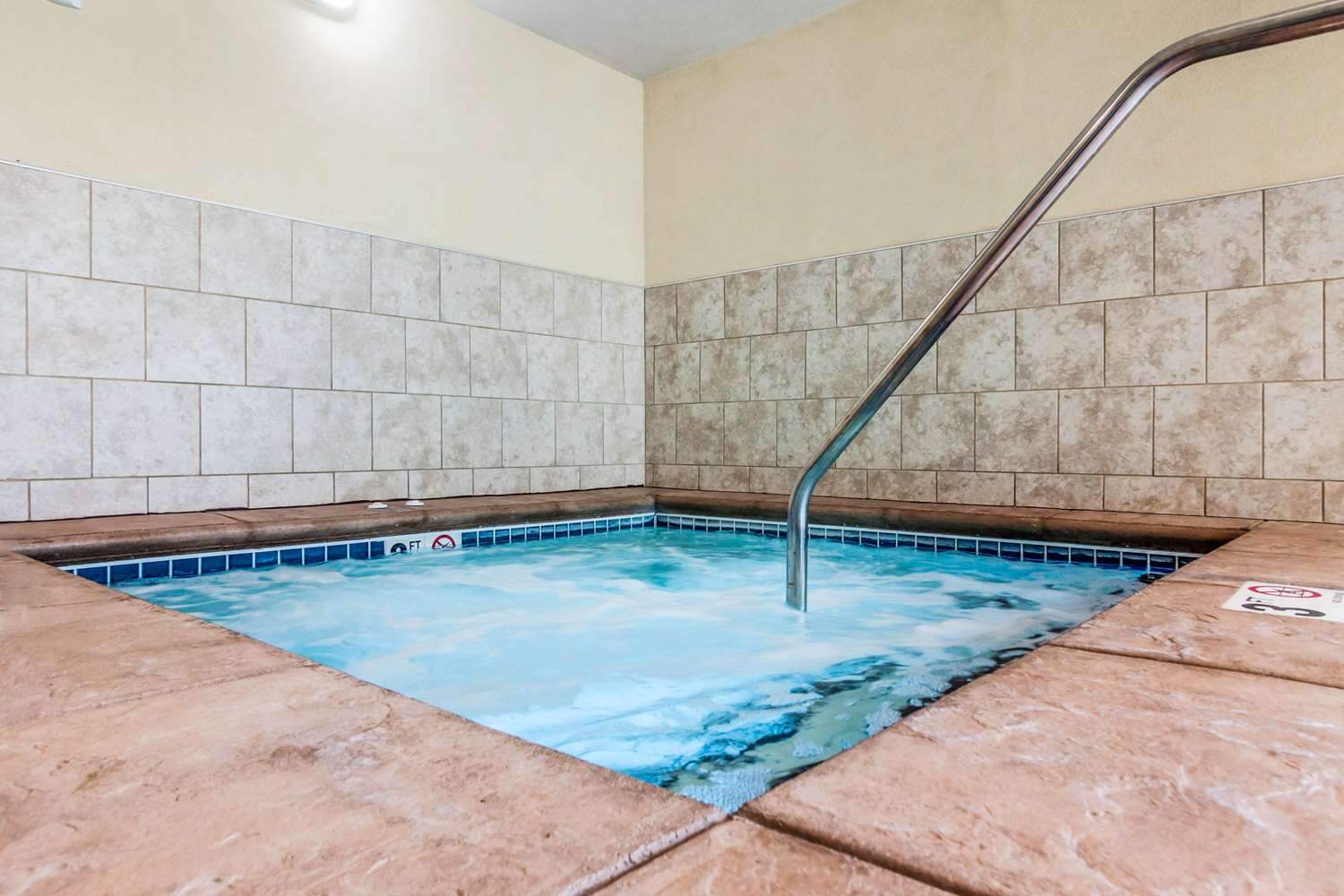 Comfort Suites Brookings near University 28/51