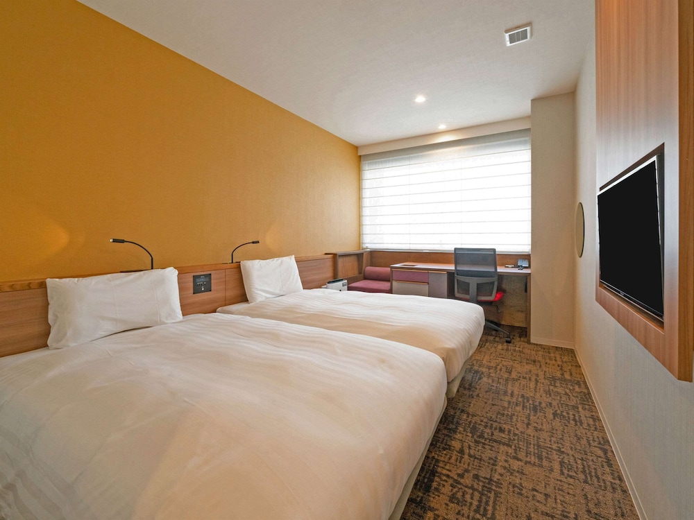 Standard, Twin Beds