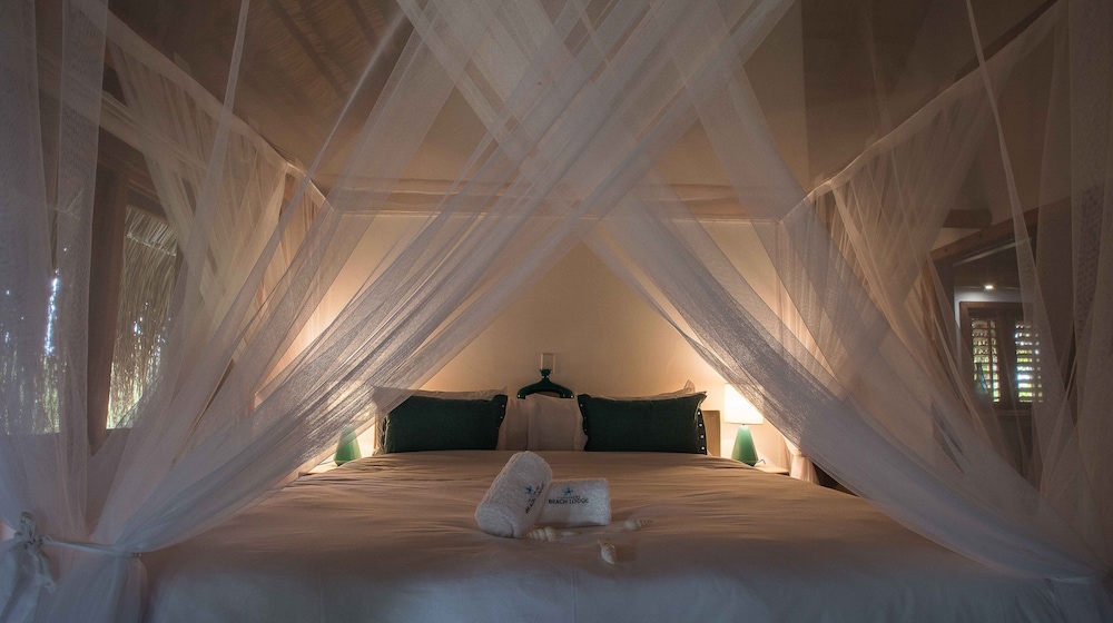 Vilanculos Beach Lodge T 22/50