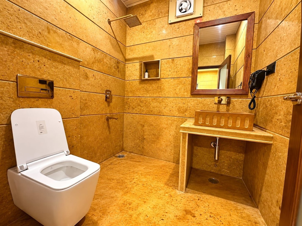 Hotel Grand Khalifa 50/50