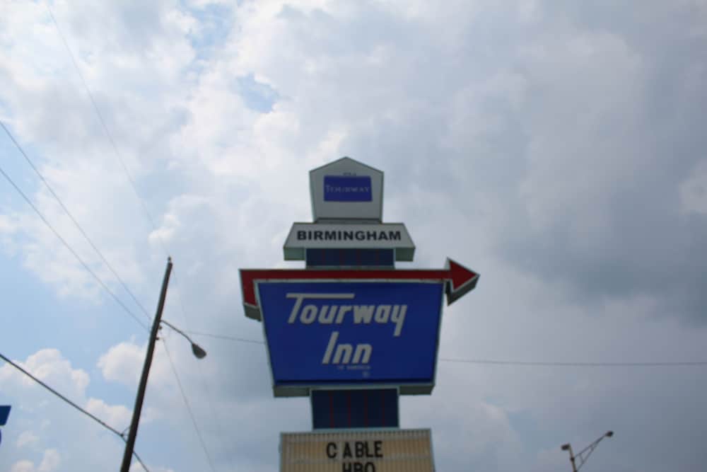 Tourway Inn 4/58