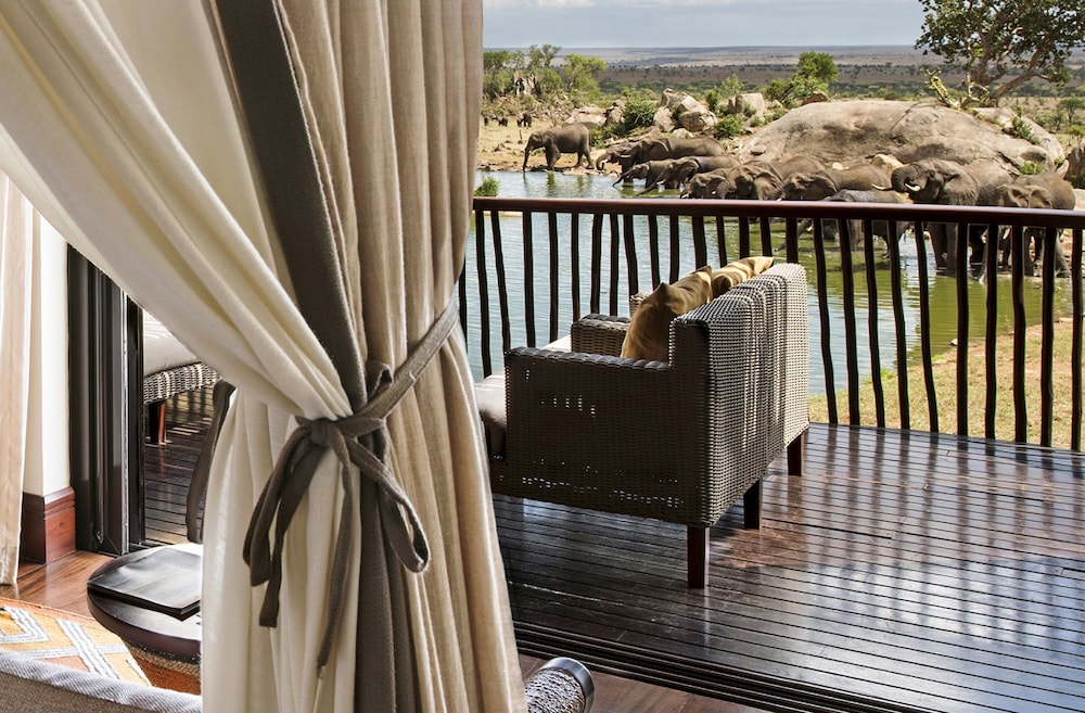 Four Seasons Safari Lodge Serengeti, Tanzania 26/66