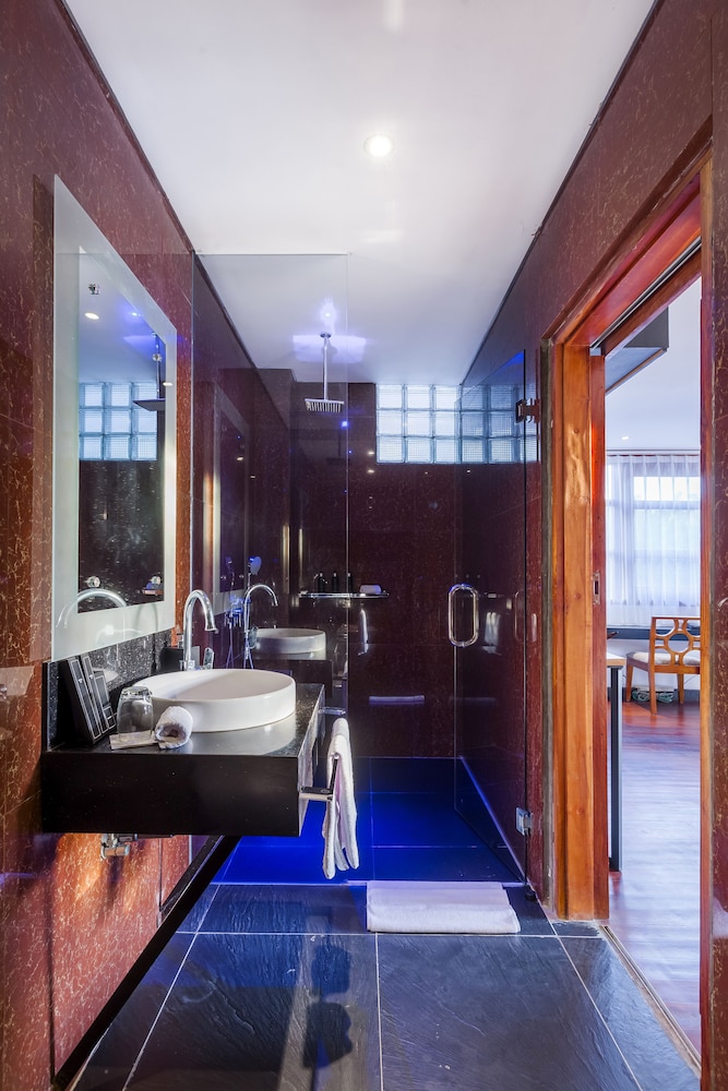 Imani Suite Seminyak 47/50
