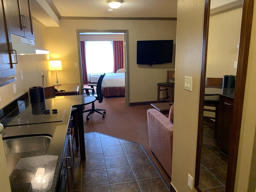 Merit Hotel And Suites 45/66