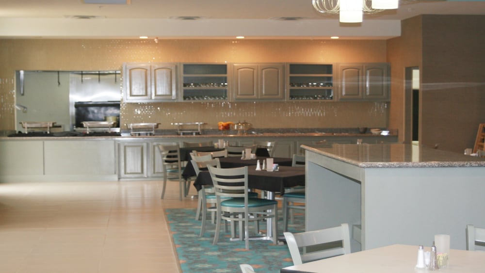 HOLIDAY INN GUIN 54/65