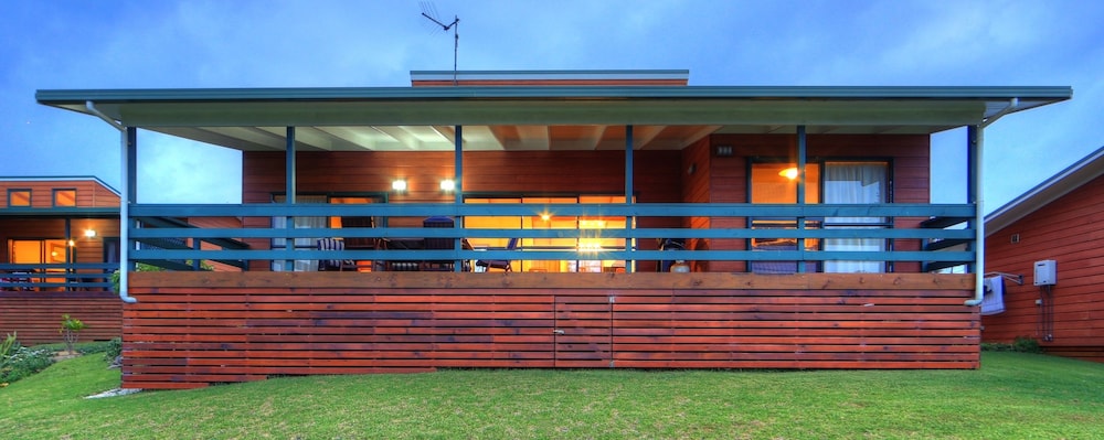 Endeavour Lodge 2/22