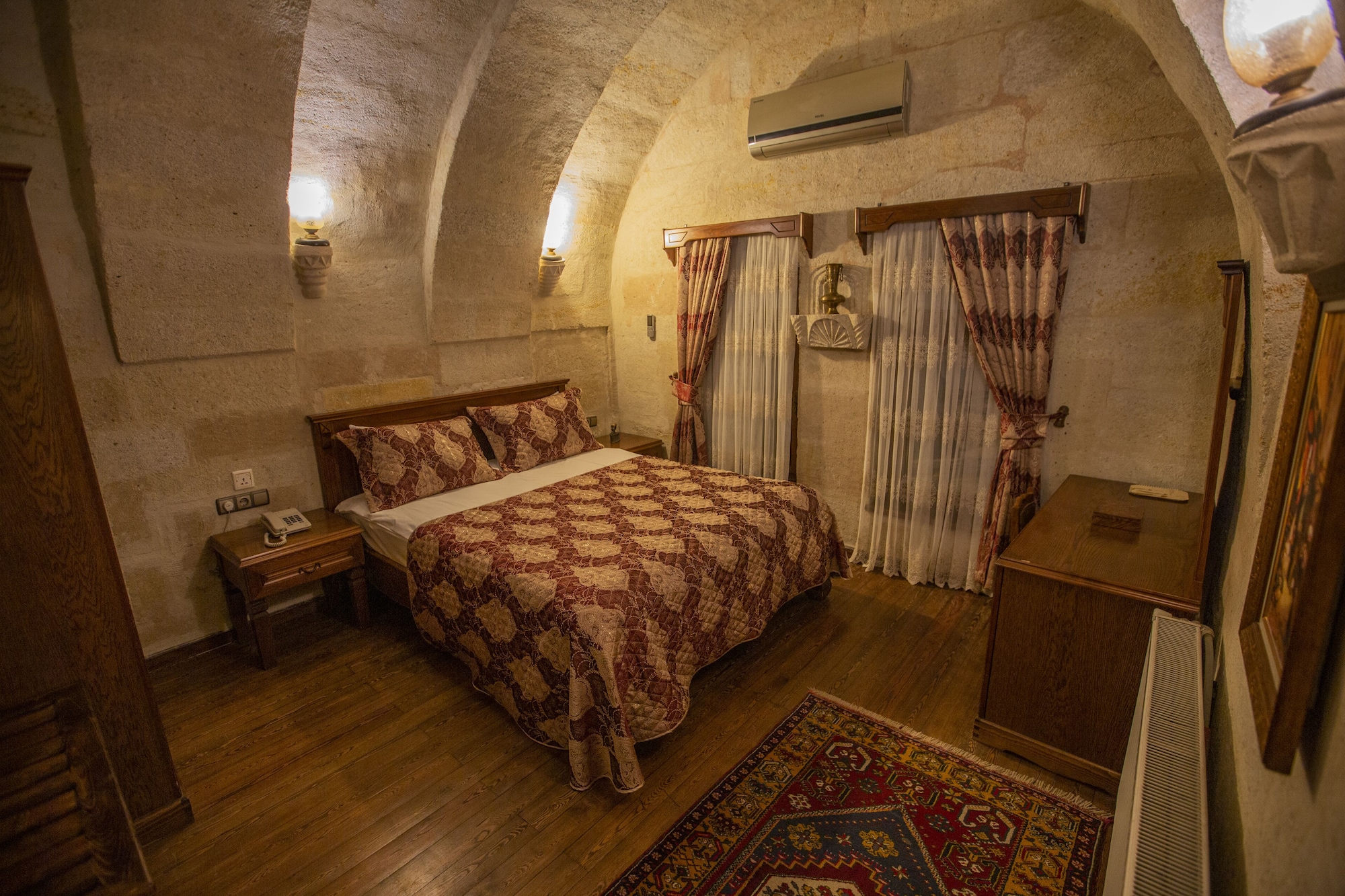 DELUXE, SUITE, BALCONY
