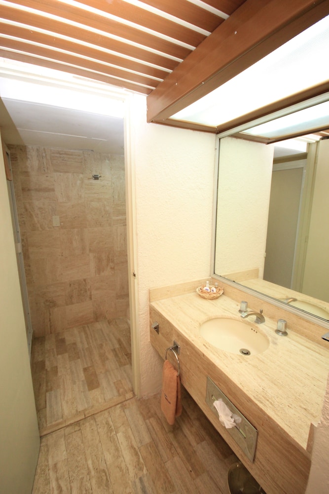 Howard Johnson by Wyndham Veracruz 12/33