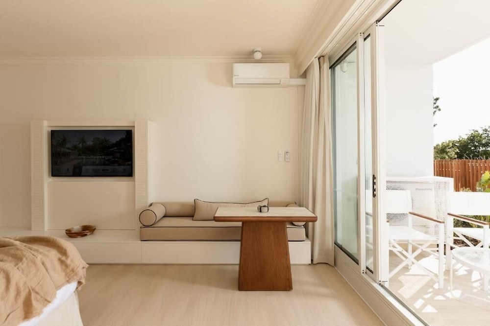 MARINA RESORT 31/50