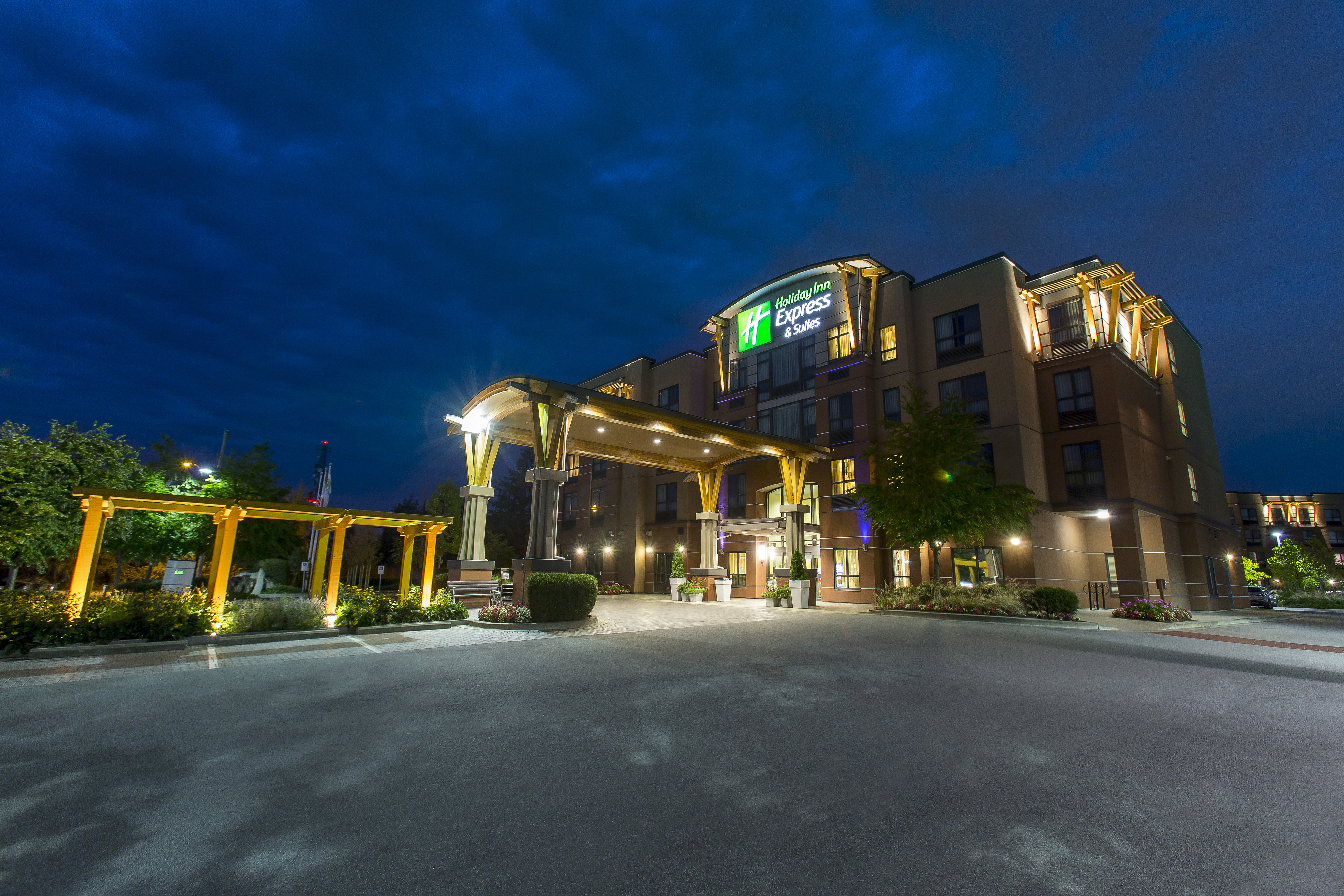 Holiday Inn Express Suites Riverport 2/76
