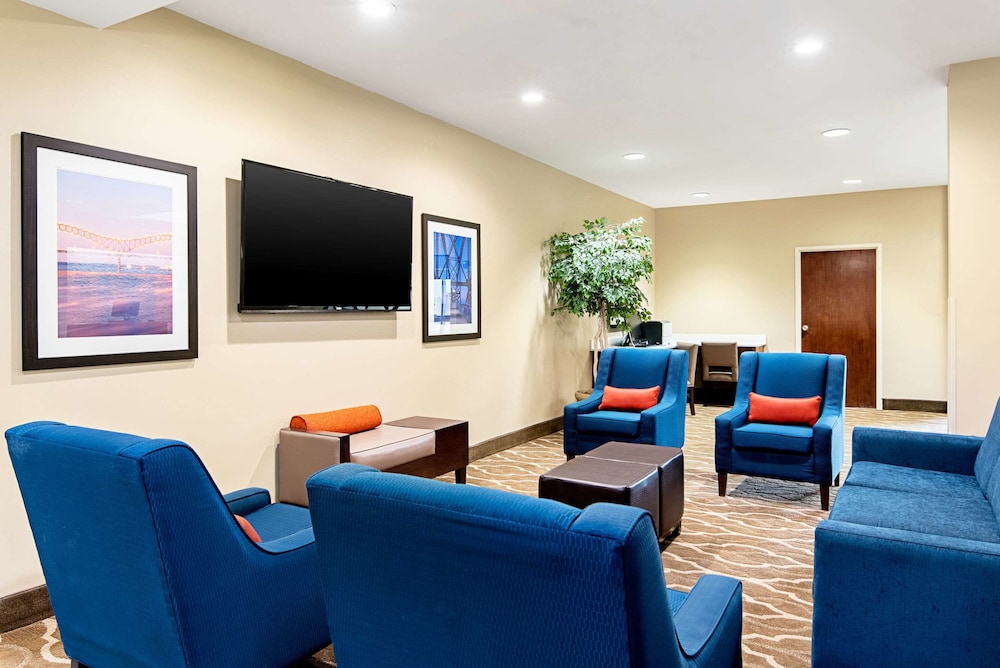 Comfort Inn & Suites Pine Bluff 14/29