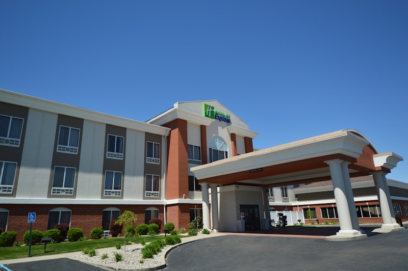 Holiday Inn Express Toledo-Oregon 42/42