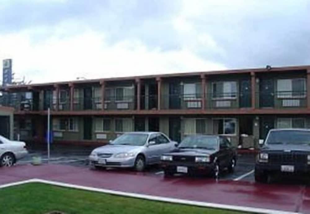 Sequoia Inn 12/14