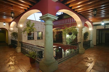 Hotel Cantera Real 9/26