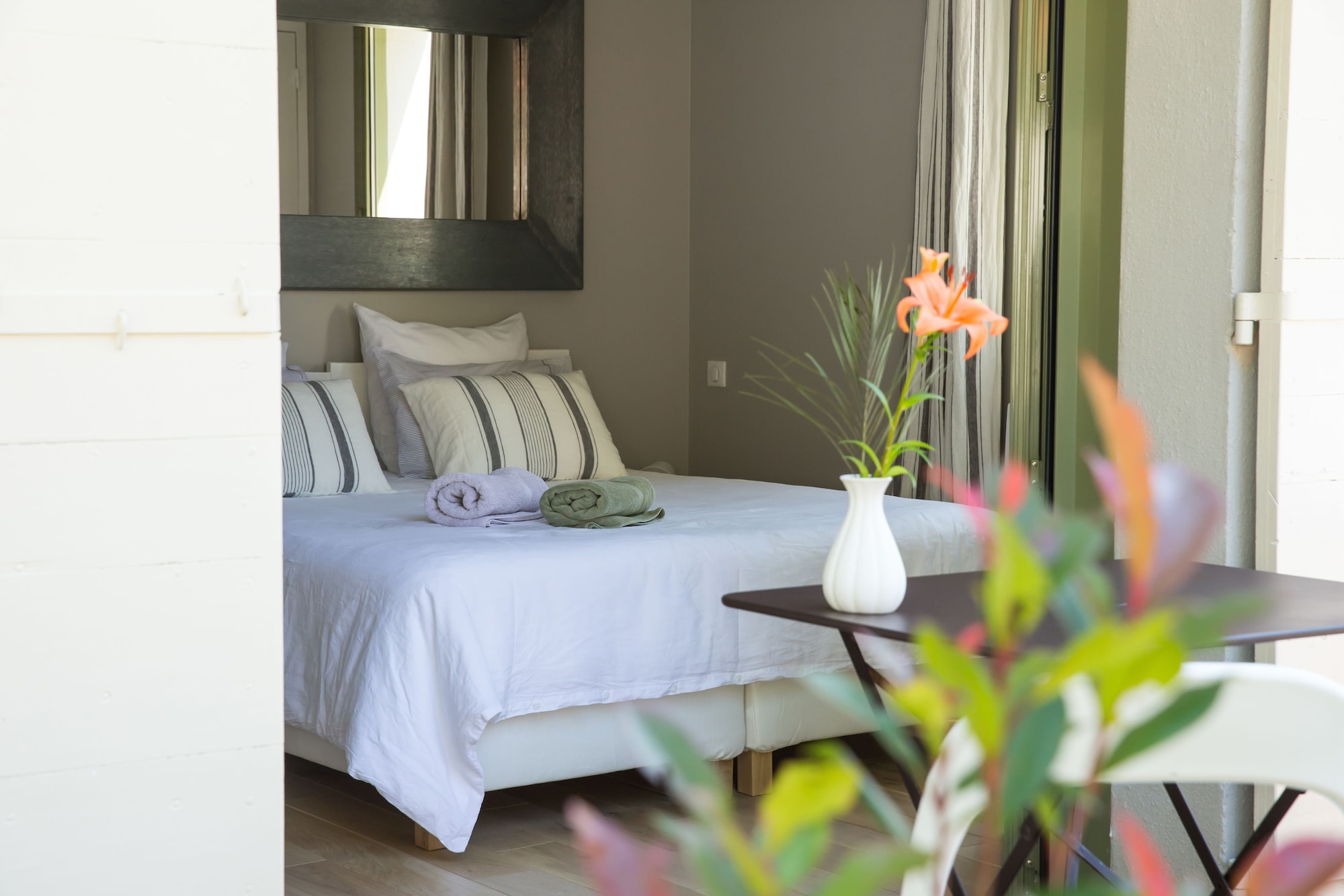 COMFORT, DOUBLE BED