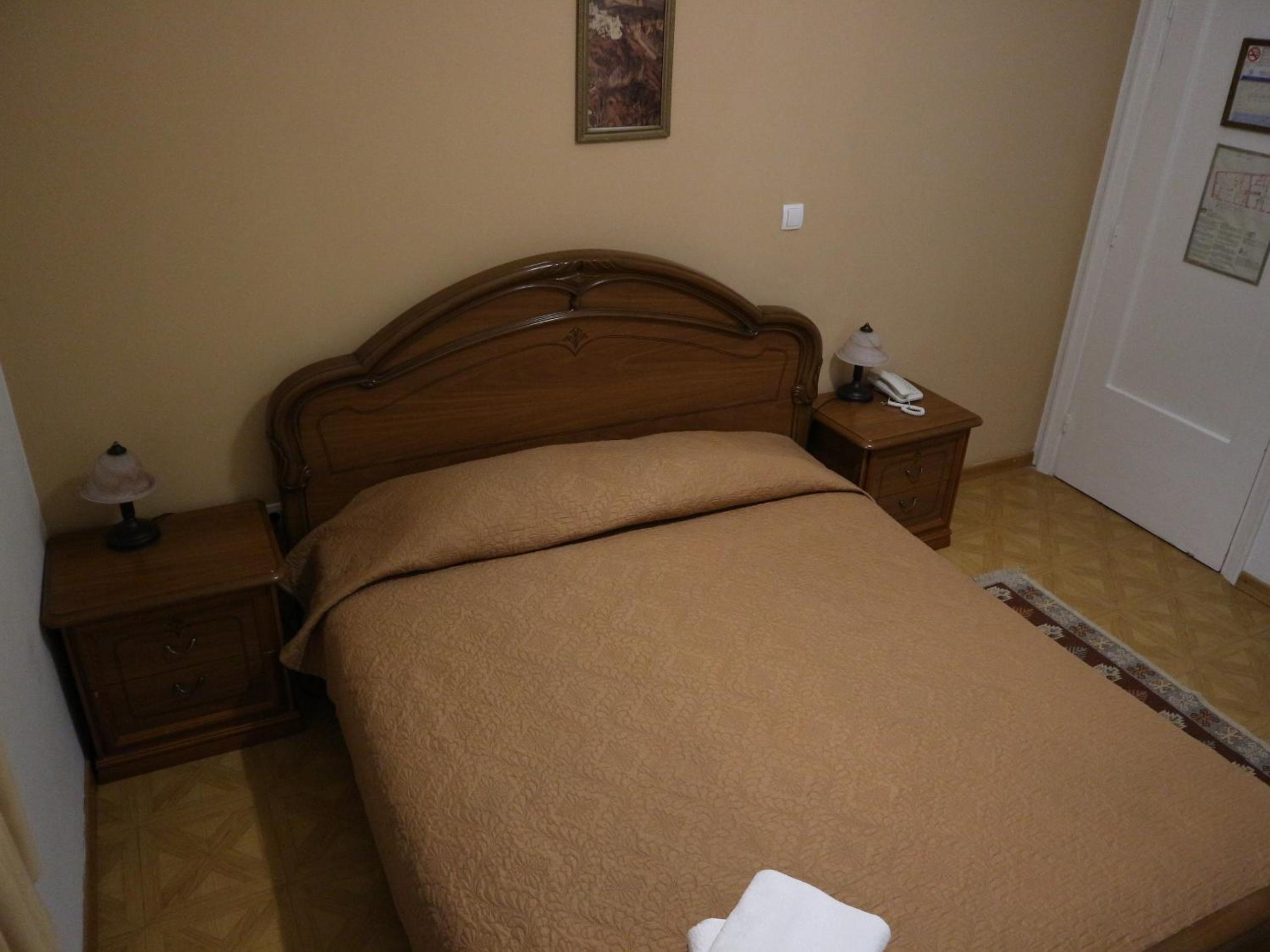 Room, Single