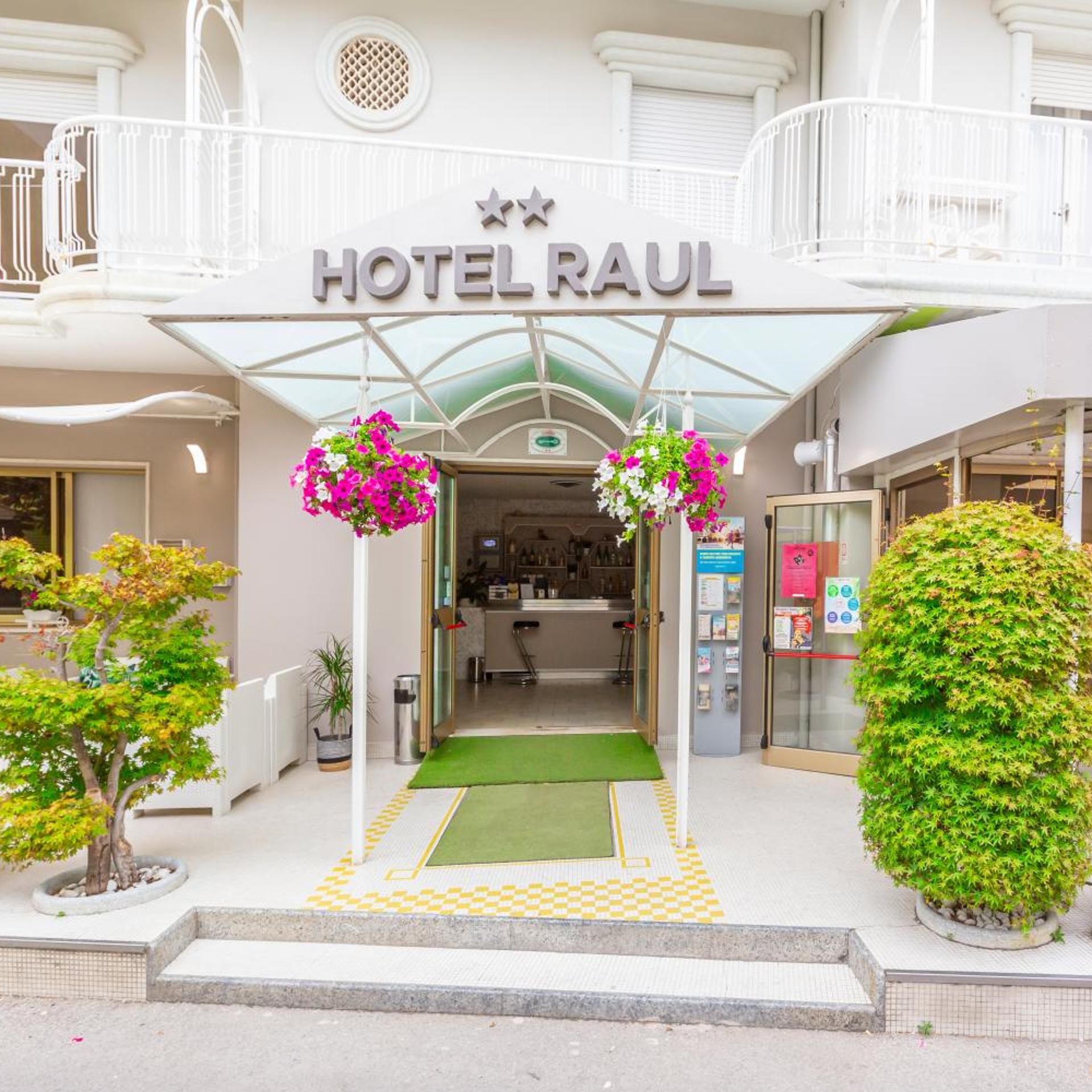 Hotel Raul 5/50