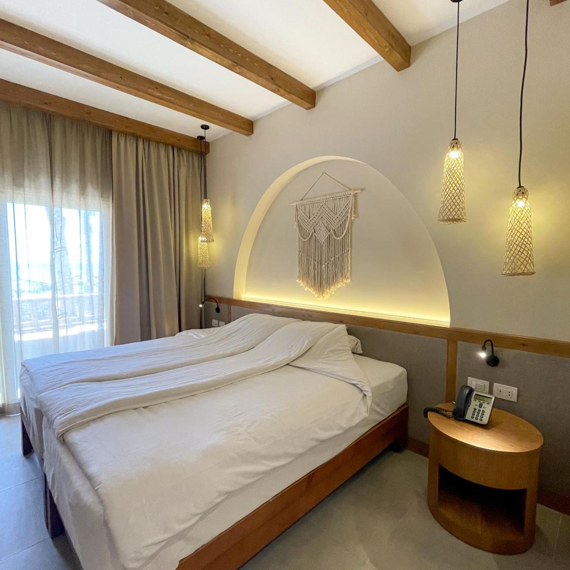 Standard, Double or Twin Bed