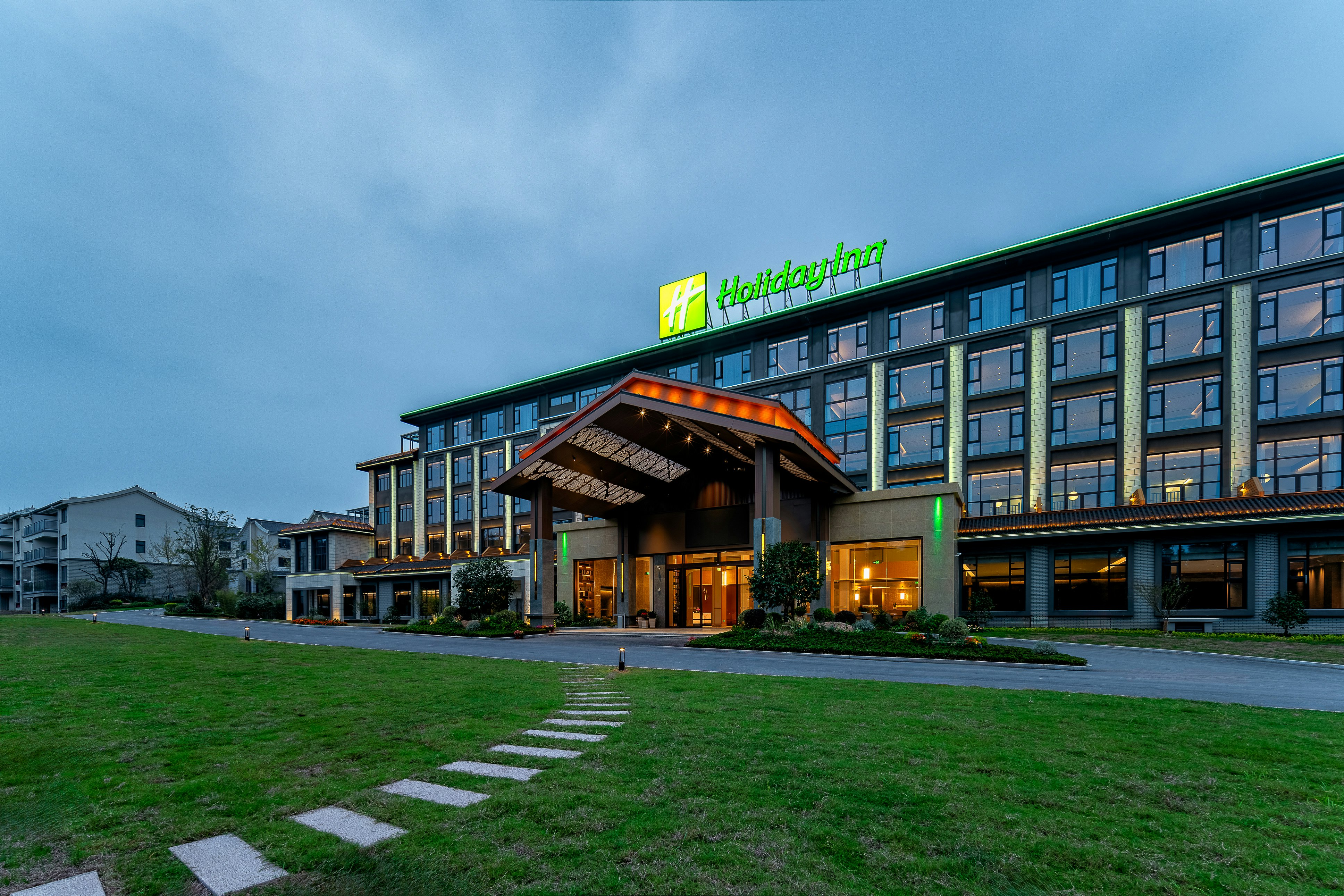 Holiday Inn Jiuhua Mountain Hot Spring Hotel 5/50