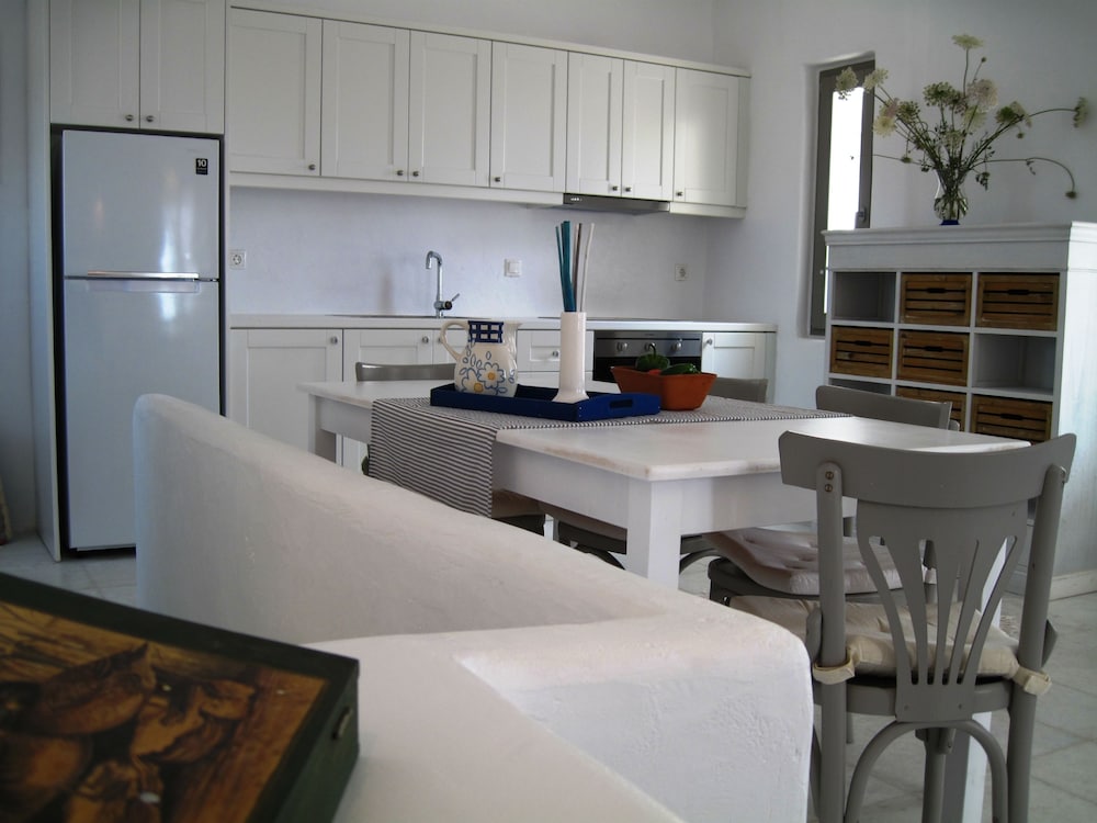 AERAKIVILLAS 12/21