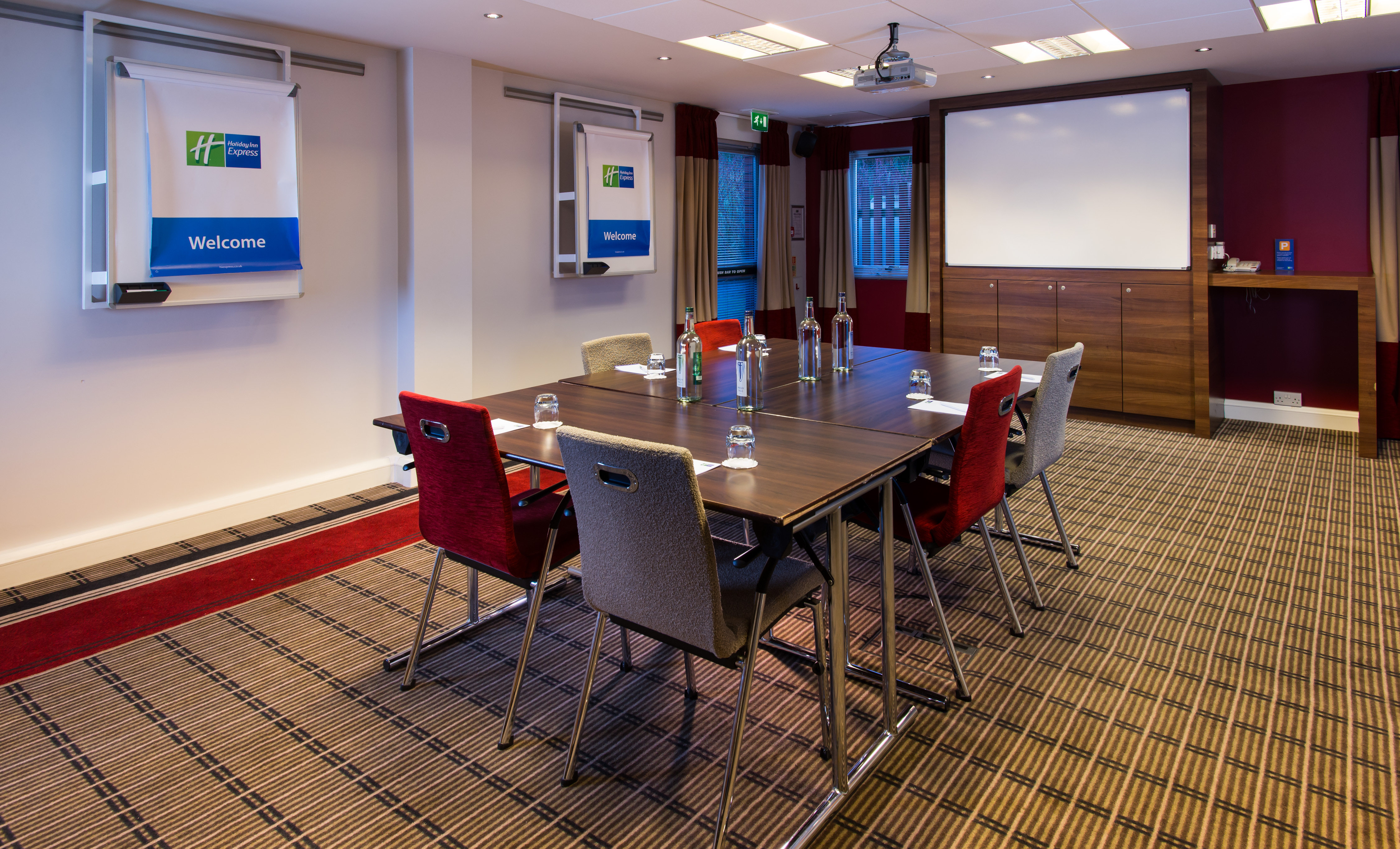 Holiday Inn Express Stoke On Trent 12/15