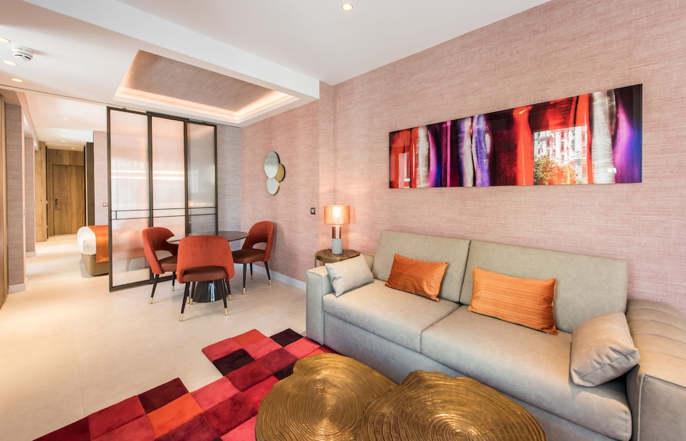 The Garden Suites 18/42