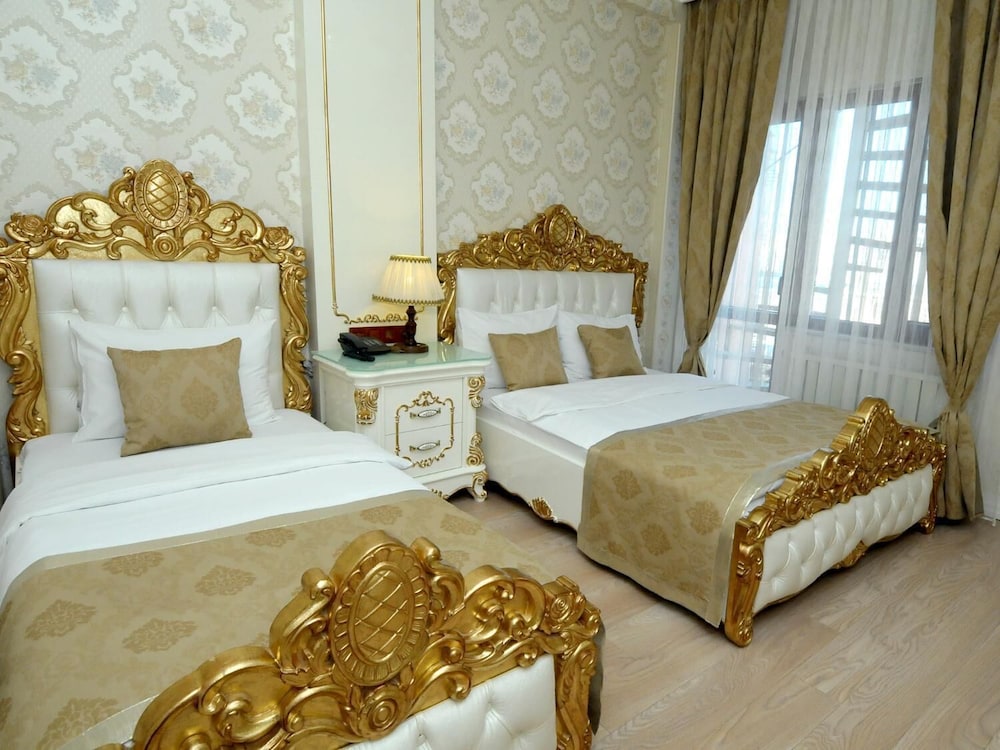 BEST TOWN HOTEL 5/48