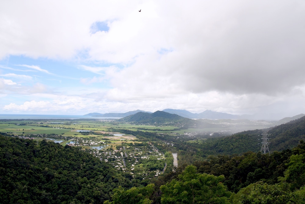 CAIRNS BEACH RESORT 35/49