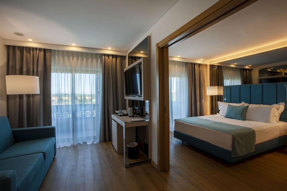 Master, Suite, Double Bed, Partial Sea View, Sofa, Terrace