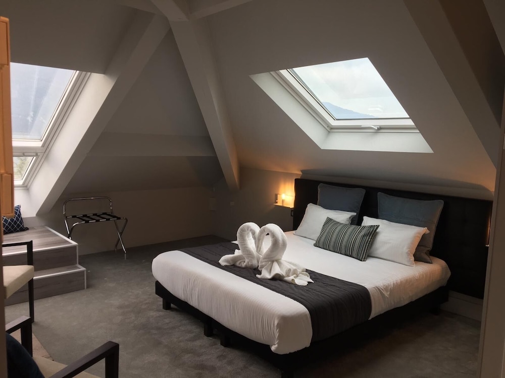 Les Suites Du Lac 4/50