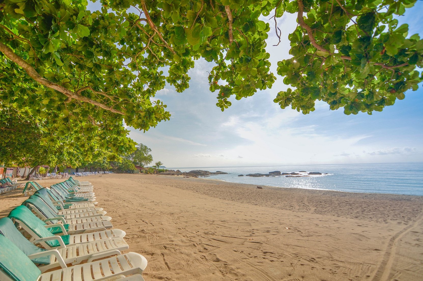 第一平房海滩度假酒店(First Bungalow Beach Resort) 图片1