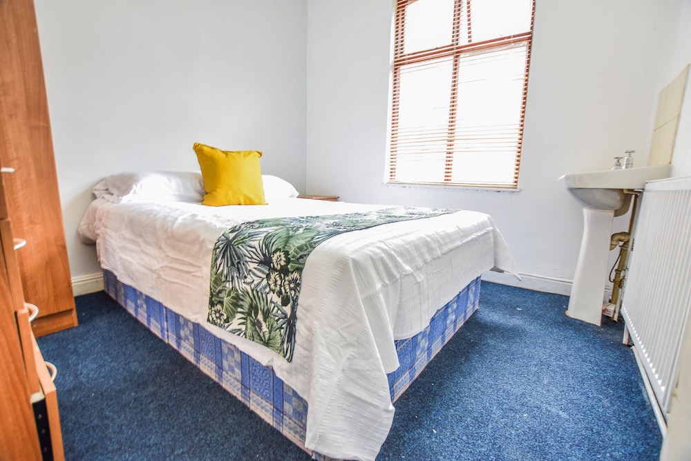 OYO Regency Guest House Manchester North 27/43