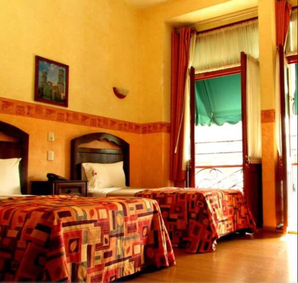 Hotel La Alhondiga 24/58