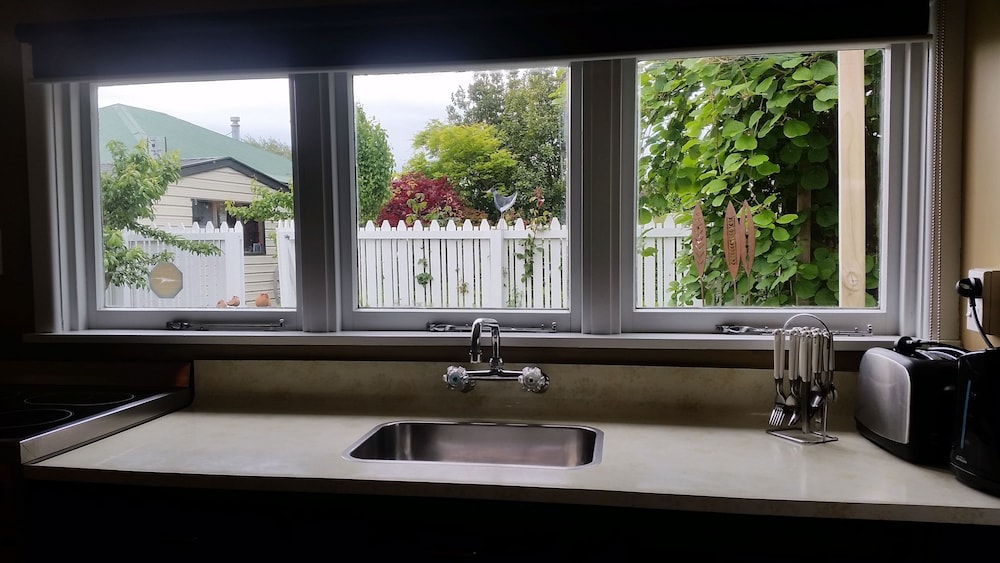Designer Cottage 28/65