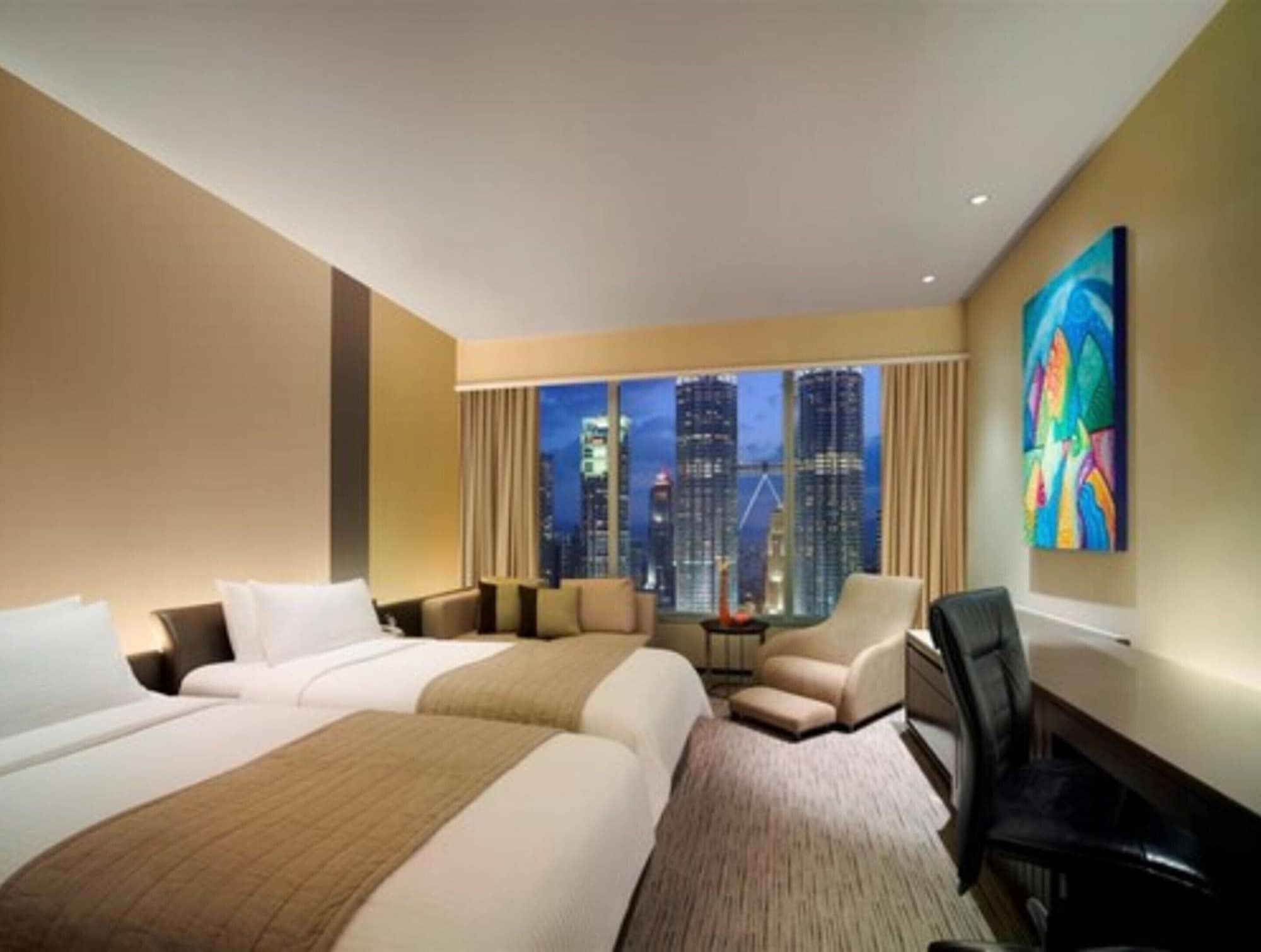 TRADERS, CLUB, TWIN BEDS, TWIN TOWERS VIEW