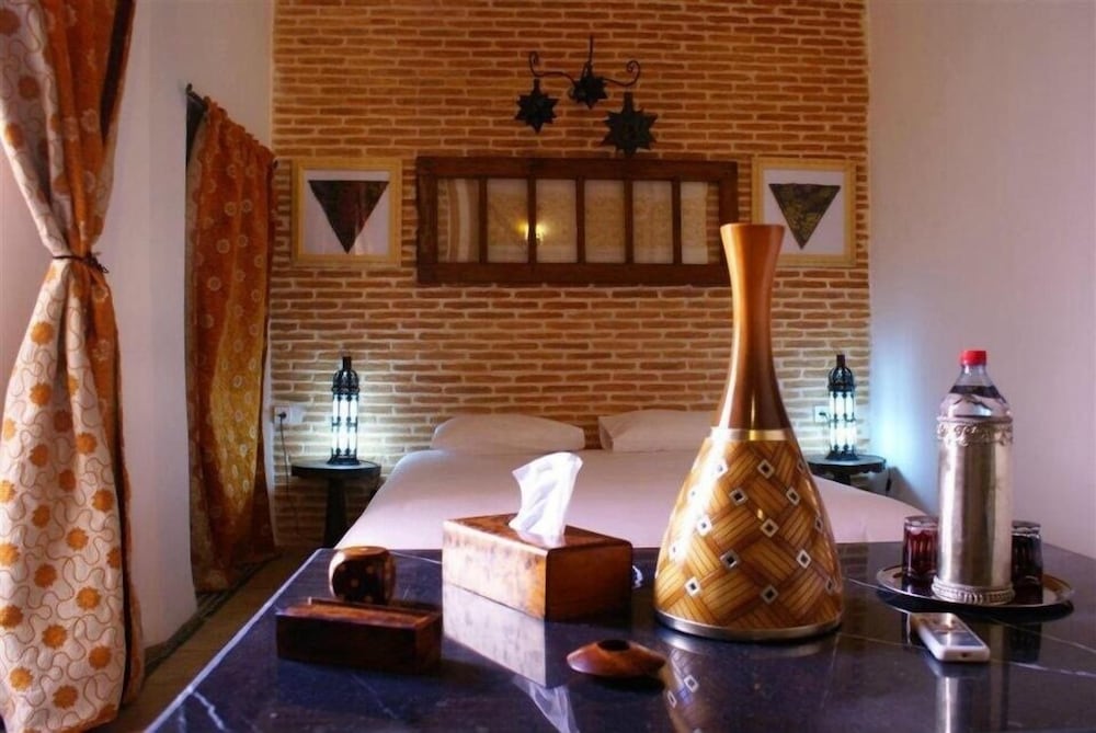 RIAD TARA 50/77
