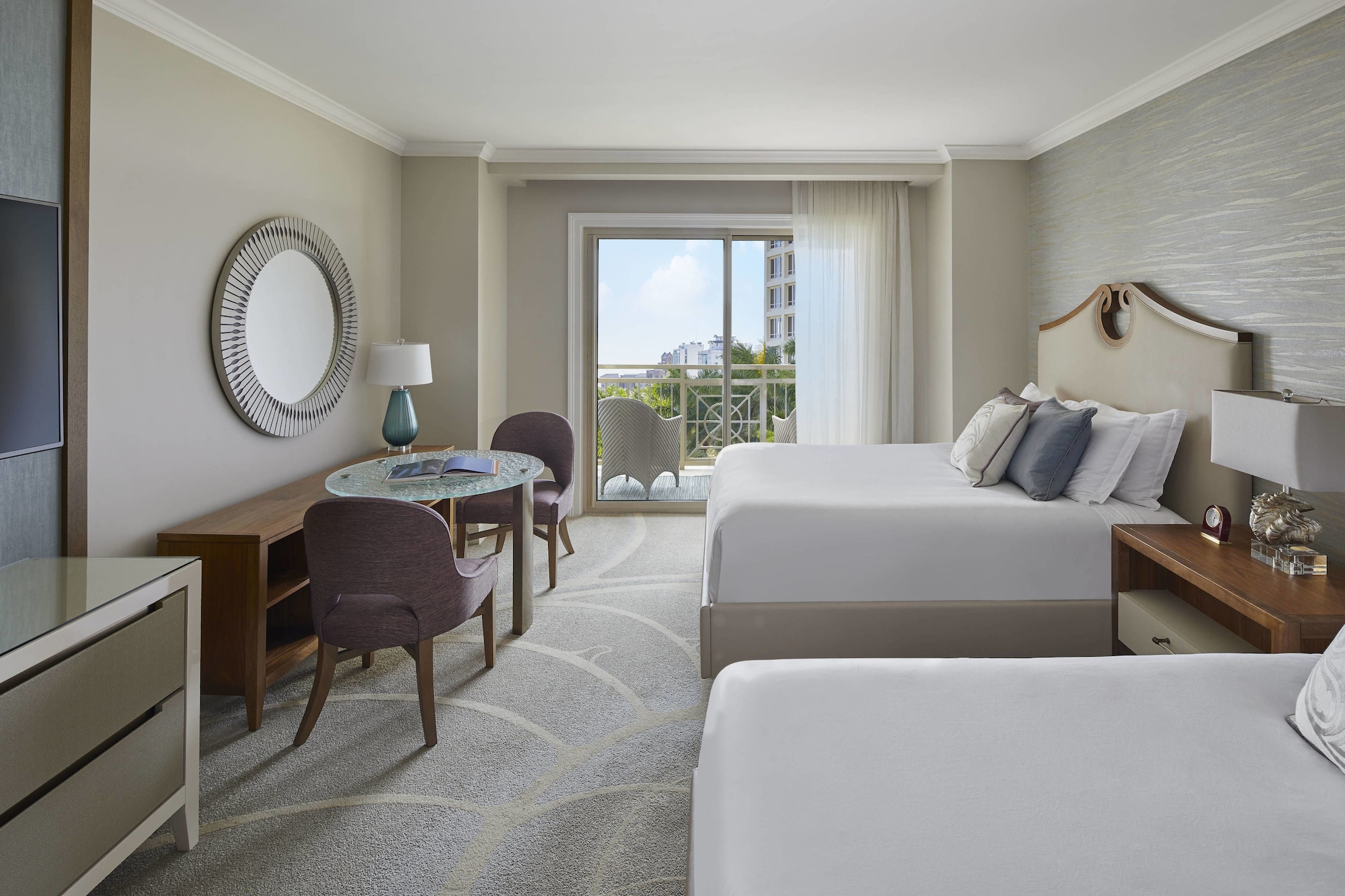 Deluxe, 2 Queen Beds, Balcony