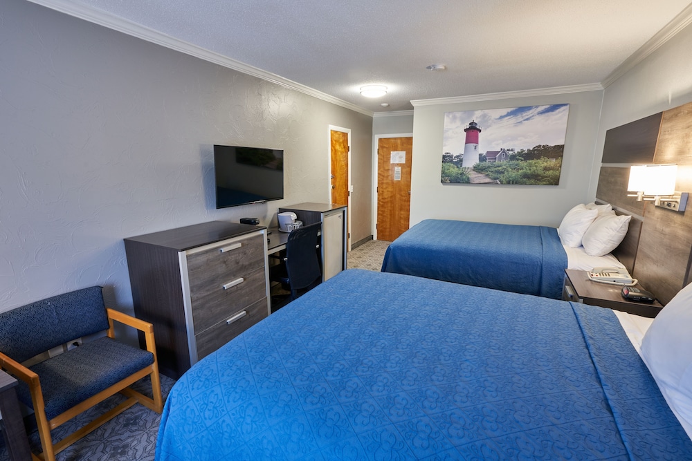 Ambassador Inn Suites 29/43