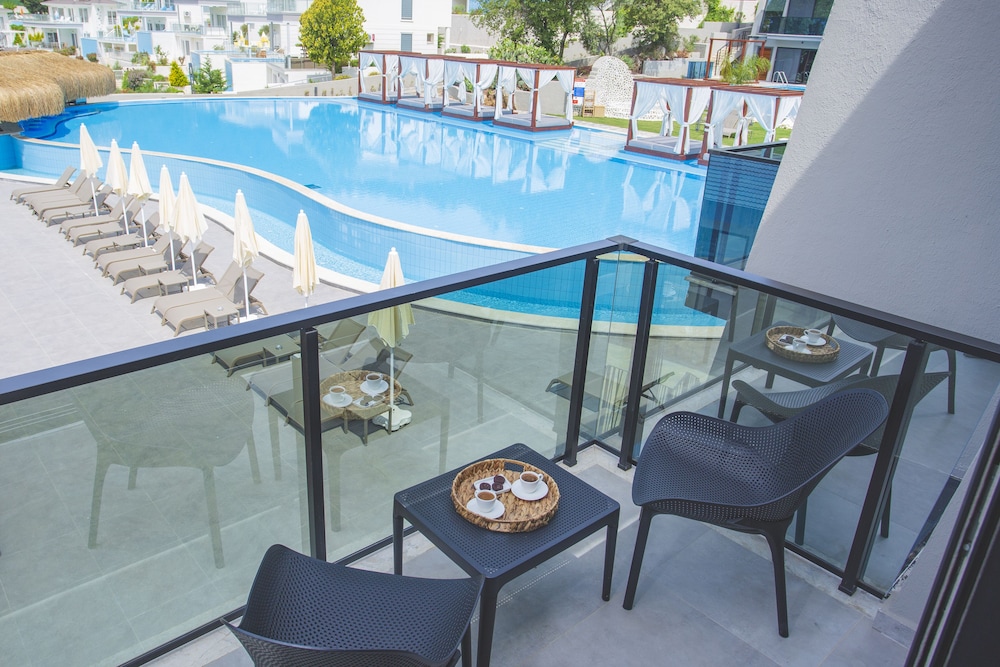Orka Cove Hotel Penthouse & Suites - Adults Only 8/71