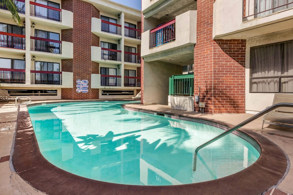 Comfort Inn & Suites Irvine Spectrum 3/49