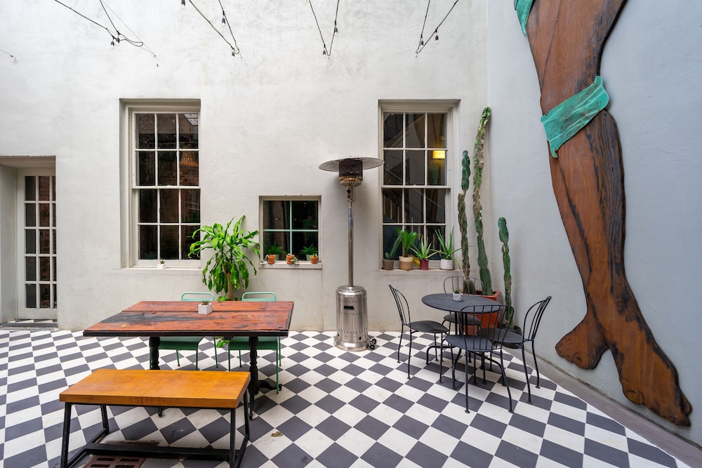 Catahoula Hotel 2/50