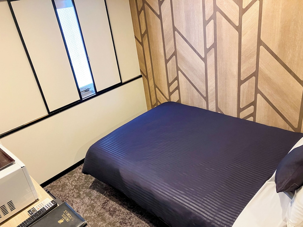 Economy, Single Bed, Smoking