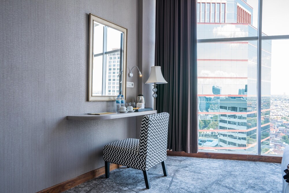 Goldvitel Hotel Surabaya 5/47