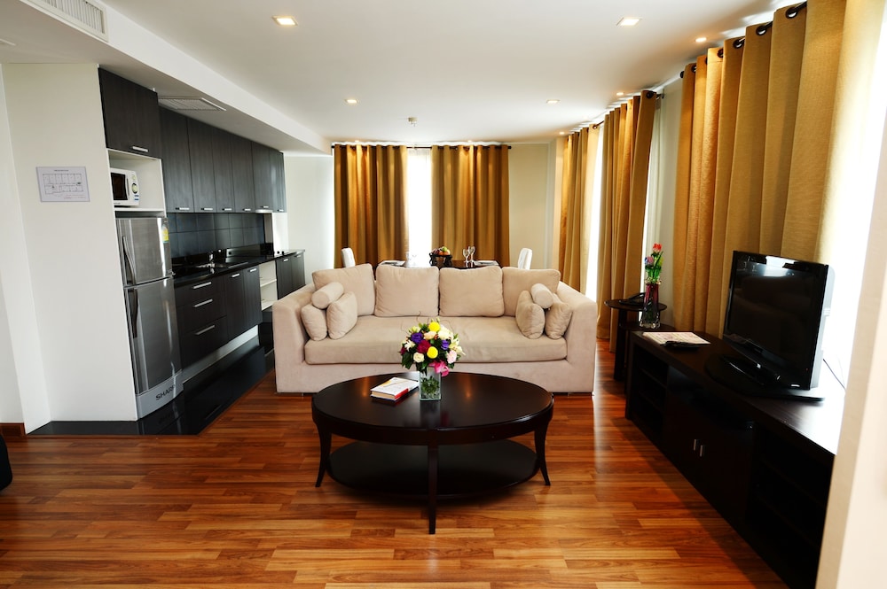 The Bless Hotel And Residence 62/80