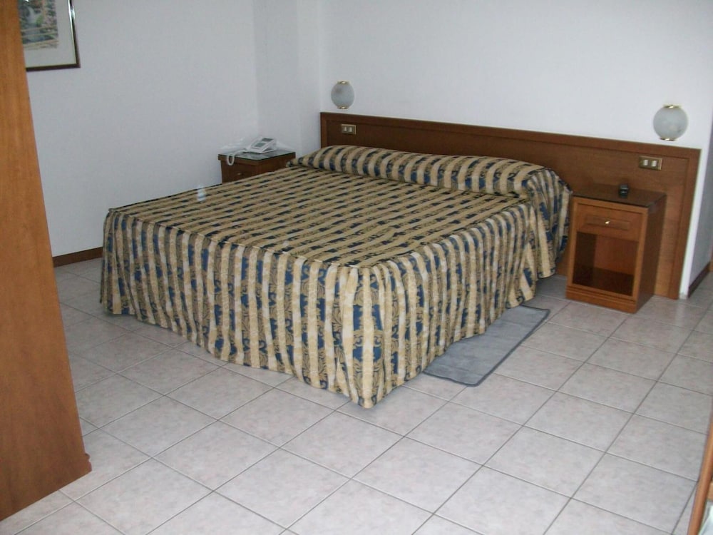 Hotel Santorotto 7/42