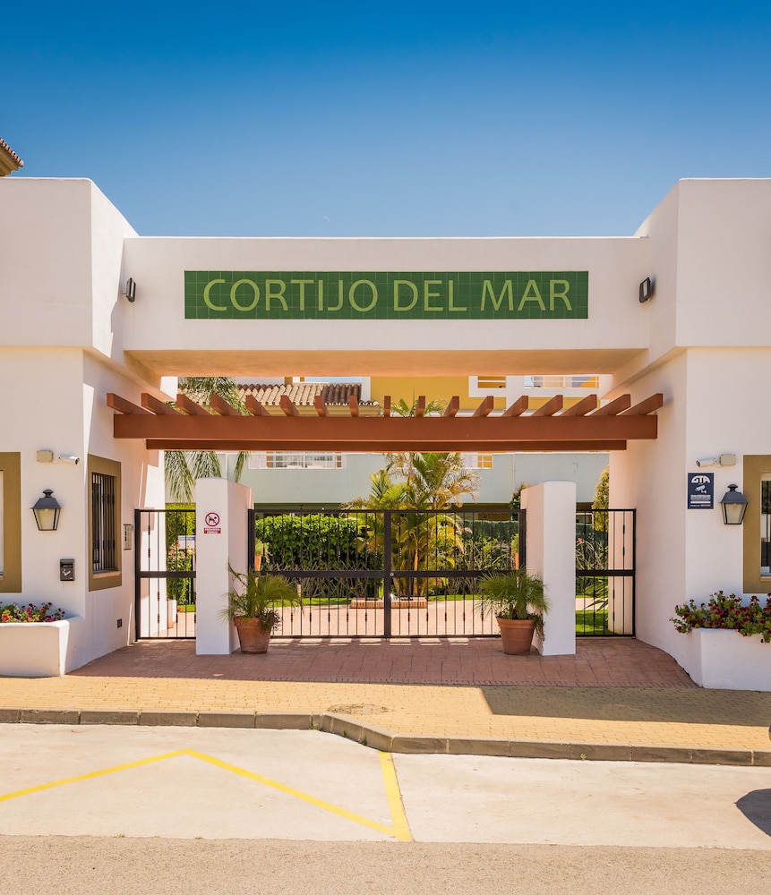 Cortijo Del Mar Resort 40/50