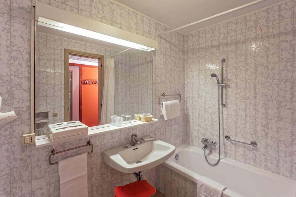 غرفة بسريرين منفصلين، Savoia Thermae Spa 7/9