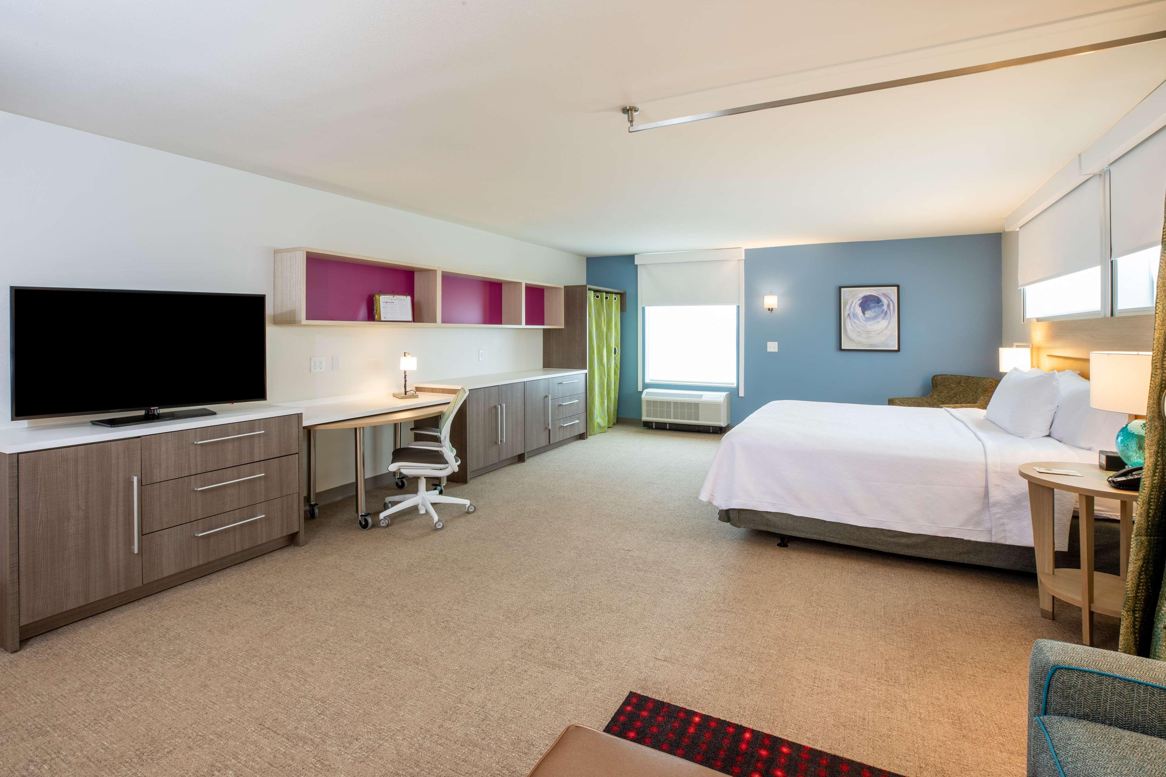 STUDIO, SUITE, KING BED, ACCESSIBLE